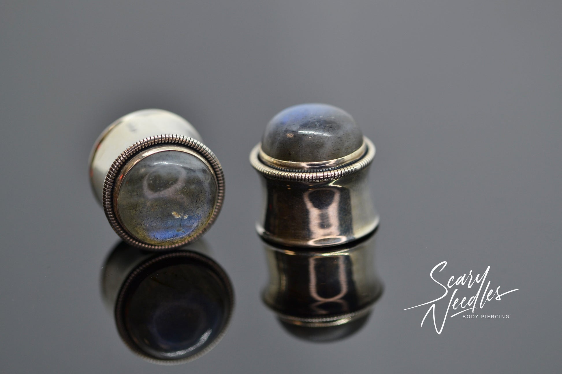 Plug Cabochon Labradorite - Scary Needles