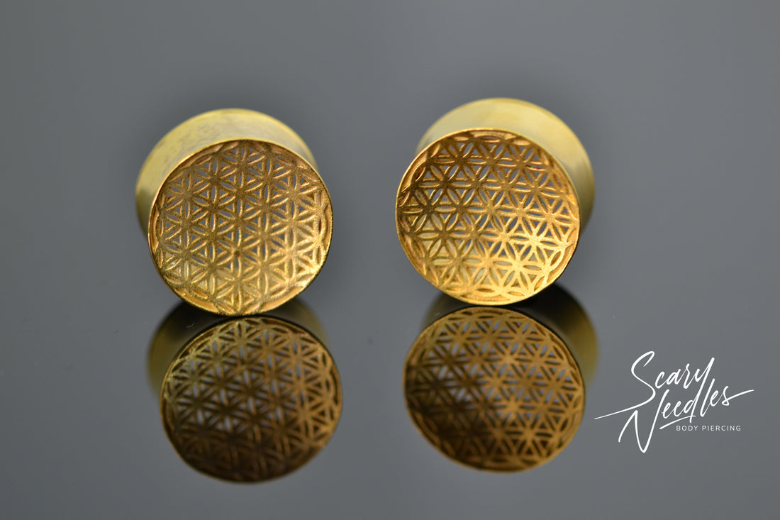Géometric Gold Plug By NAGA - Scary Needles